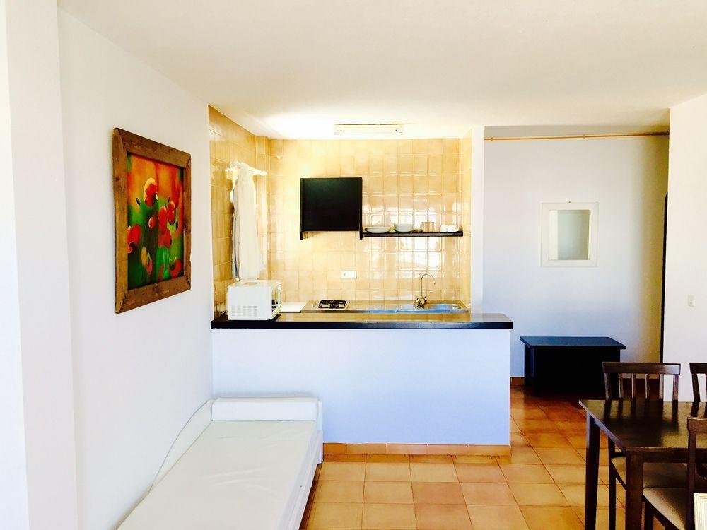 Apartamentos San Antonio Beach Kültér fotó