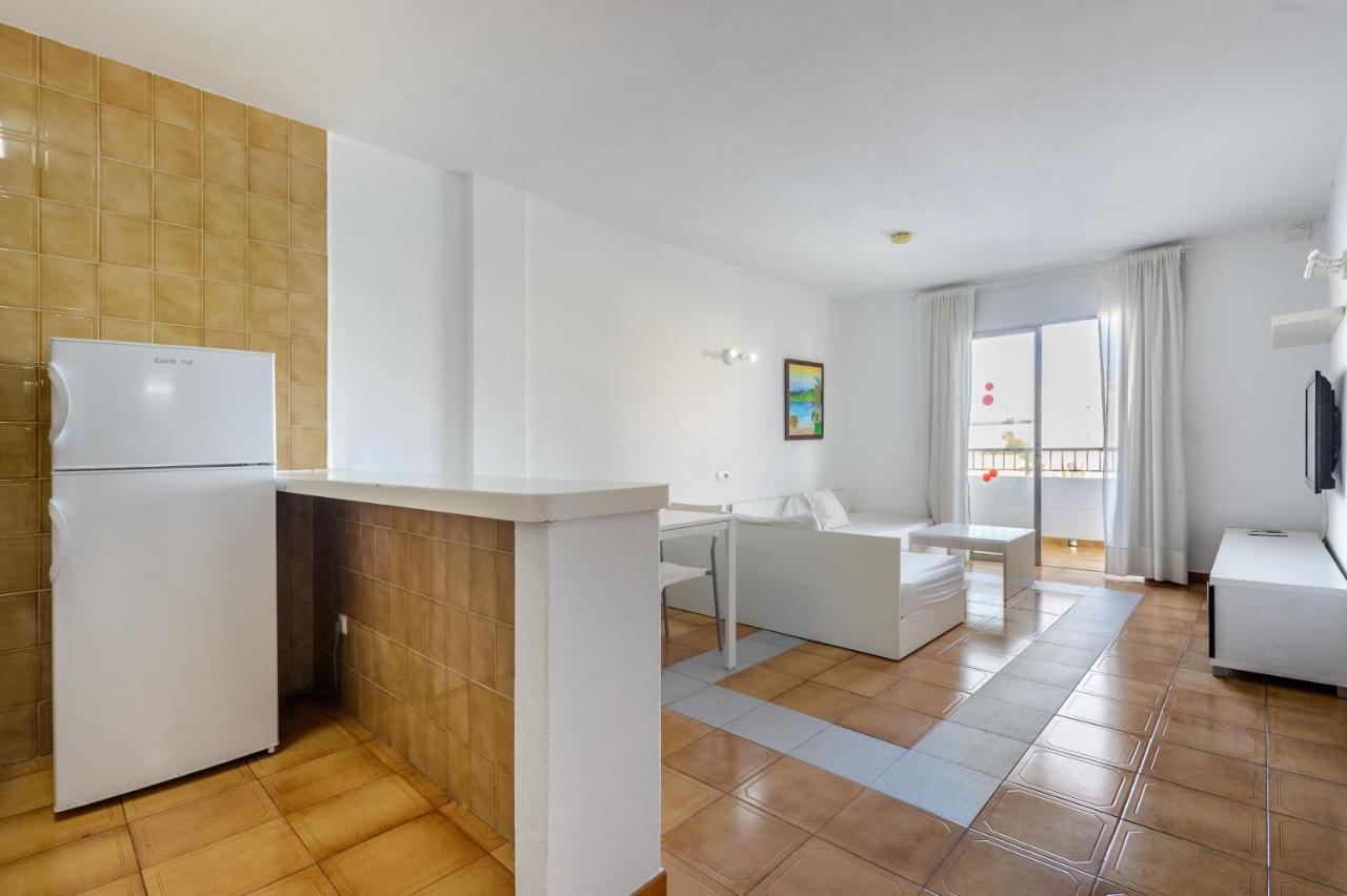 Apartamentos San Antonio Beach Kültér fotó