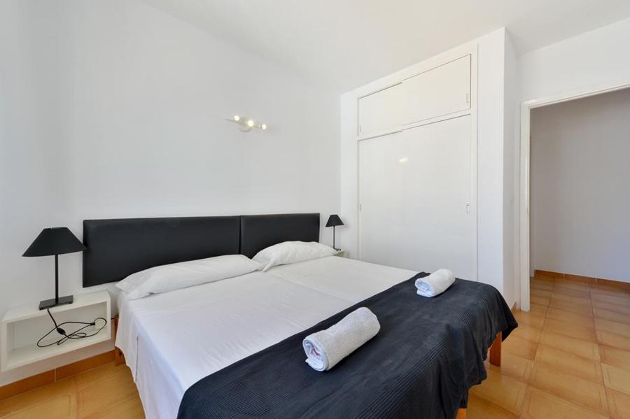 Apartamentos San Antonio Beach Kültér fotó