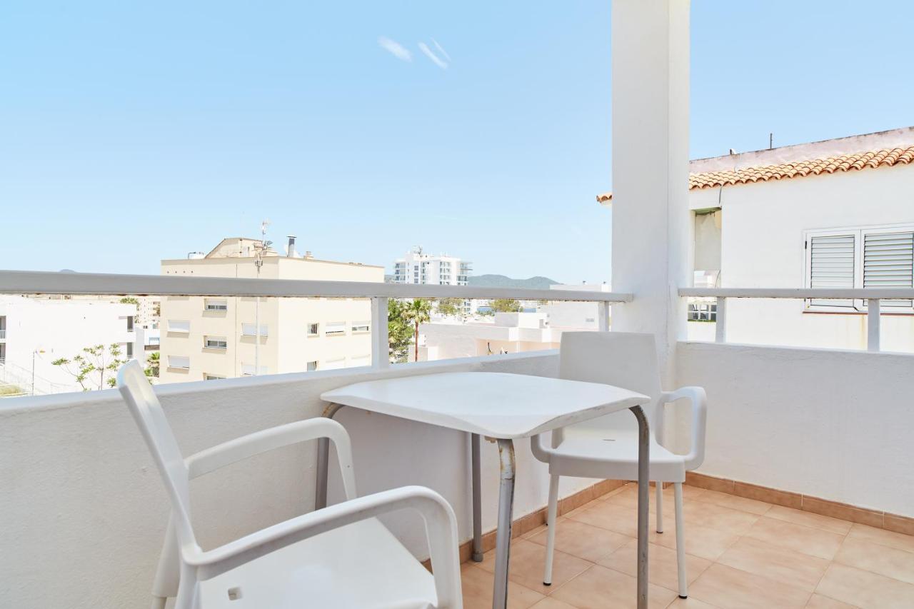 Apartamentos San Antonio Beach Kültér fotó