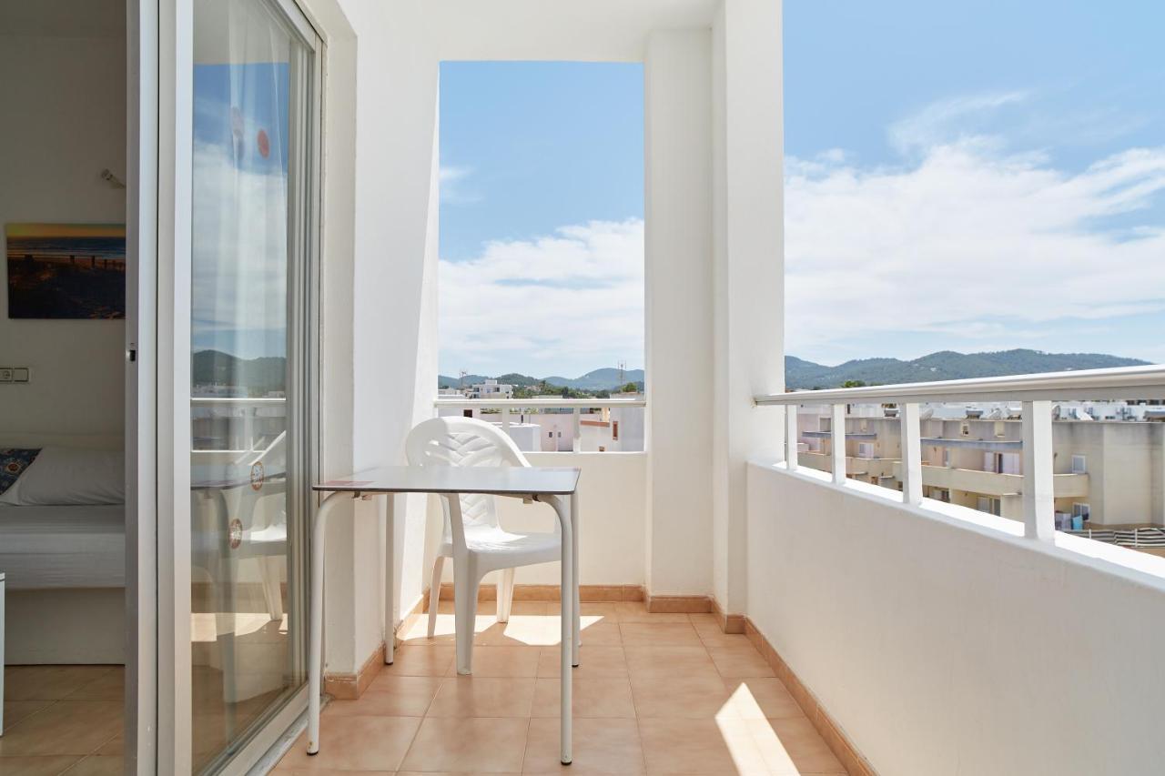 Apartamentos San Antonio Beach Kültér fotó