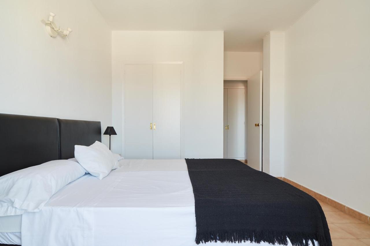 Apartamentos San Antonio Beach Kültér fotó
