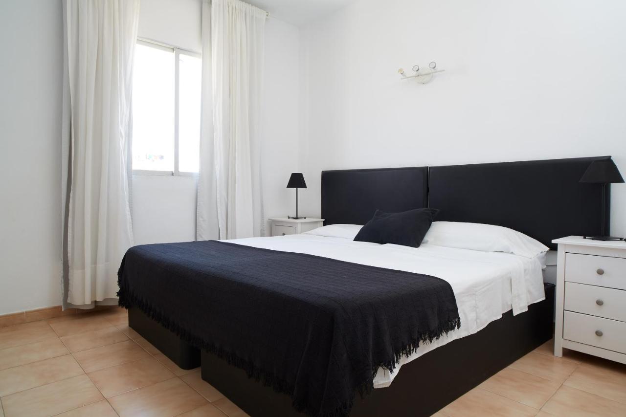 Apartamentos San Antonio Beach Kültér fotó