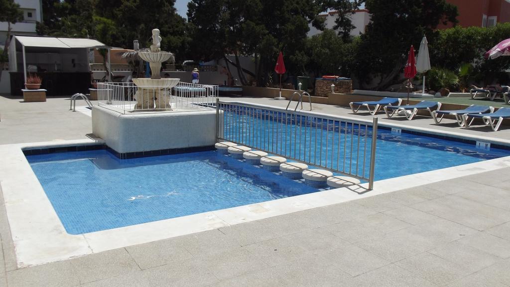 Apartamentos San Antonio Beach Kültér fotó