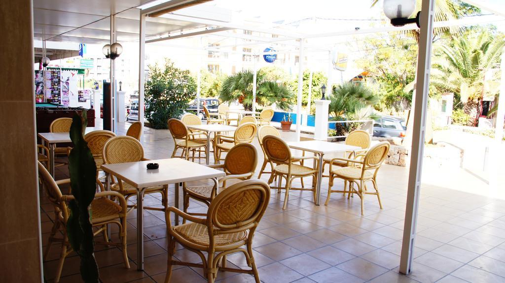 Apartamentos San Antonio Beach Kültér fotó