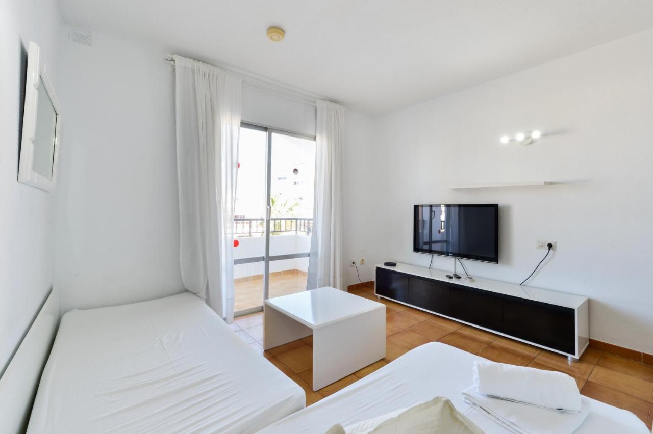 Apartamentos San Antonio Beach Kültér fotó