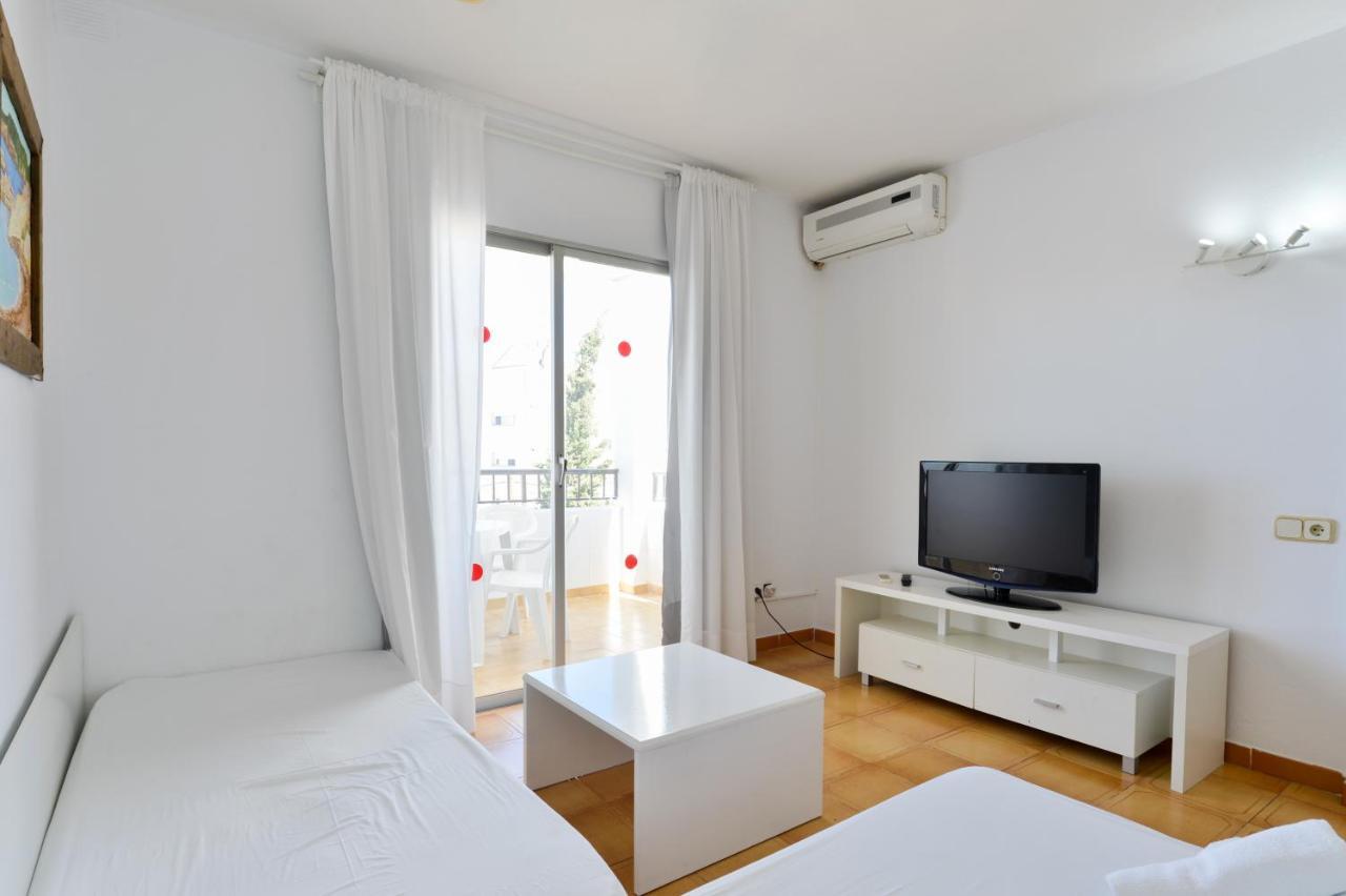 Apartamentos San Antonio Beach Kültér fotó
