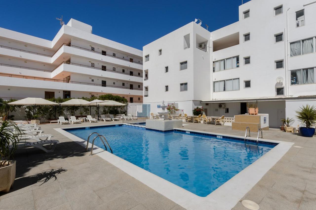 Apartamentos San Antonio Beach Kültér fotó