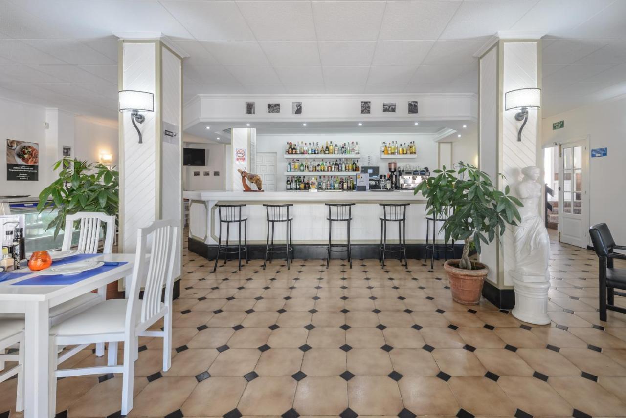 Apartamentos San Antonio Beach Kültér fotó
