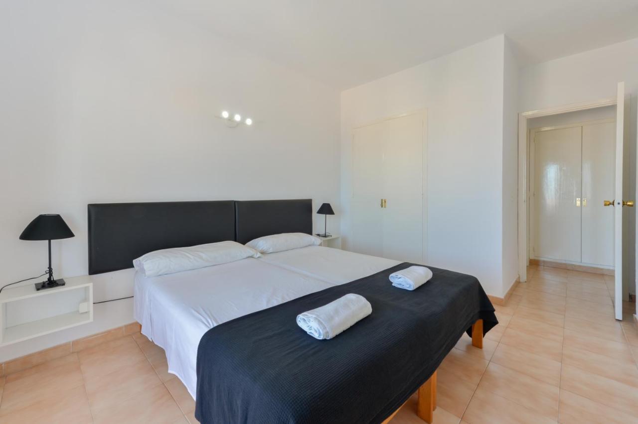 Apartamentos San Antonio Beach Kültér fotó